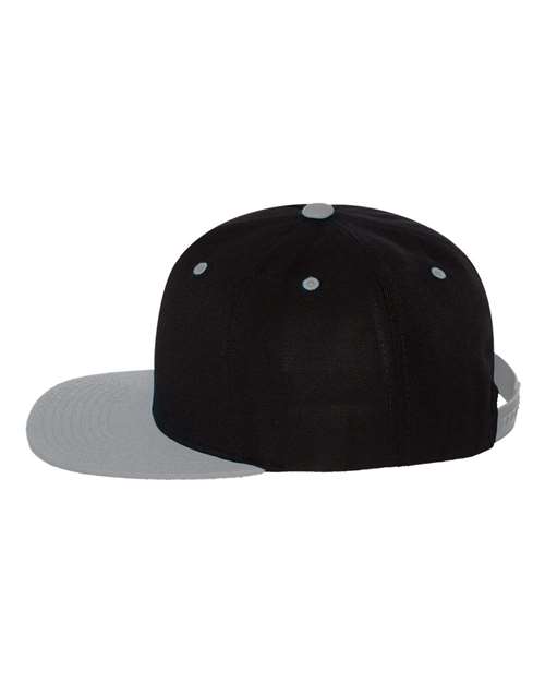Premium Flat Bill Snapback Cap – Detail