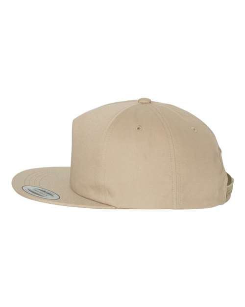 Lightly-Structured Five-Panel Snapback Cap – Detail