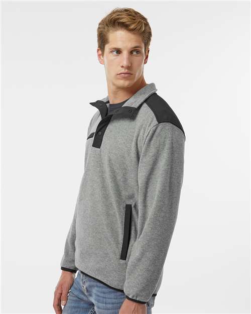Men's Ranger Melange Fleece Pullover – On Model – Side