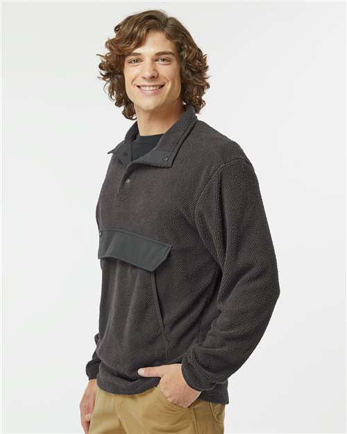 Men's Timber Mountain Fleece Pullover – On Model – Side