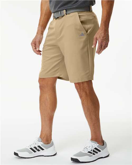 Men's Golf 9" Shorts – On Model – Side