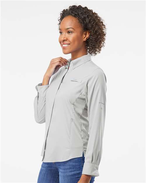 Women's PFG Tamiami™ II Shirt – On Model – Side