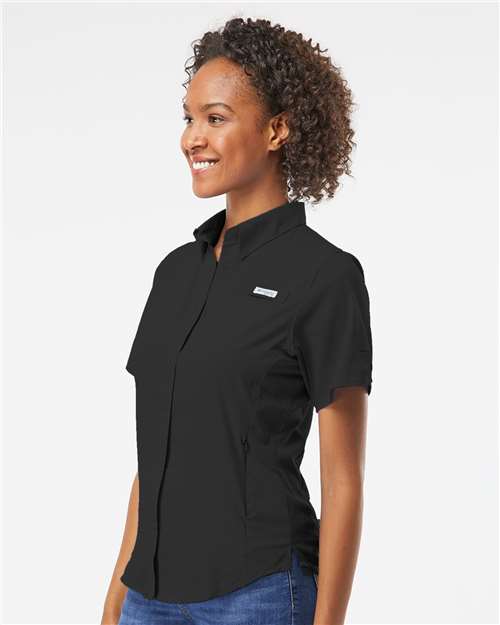 Women's PFG Tamiami™ II Short Sleeve Shirt – On Model – Side