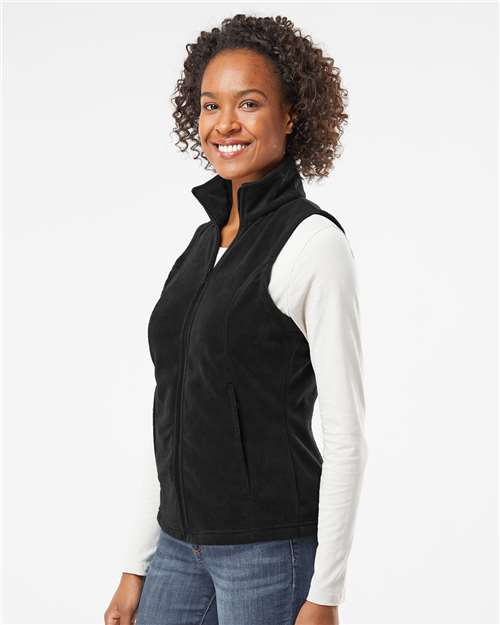 Women’s Benton Springs™ Fleece Vest – On Model – Side