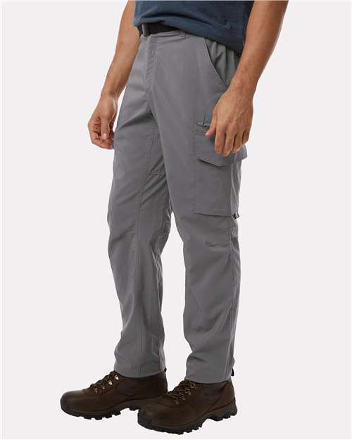 Men's Skien Valley™ Cargo Pants – On Model – Side