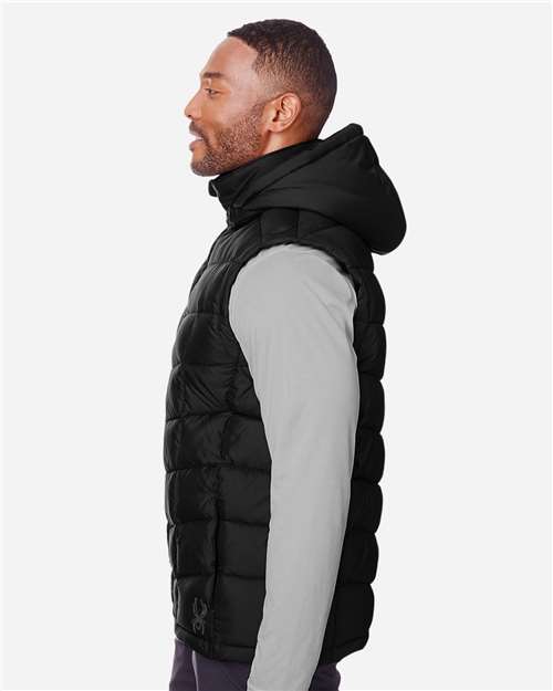 Men's Pelmo Puffer Vest – On Model – Side