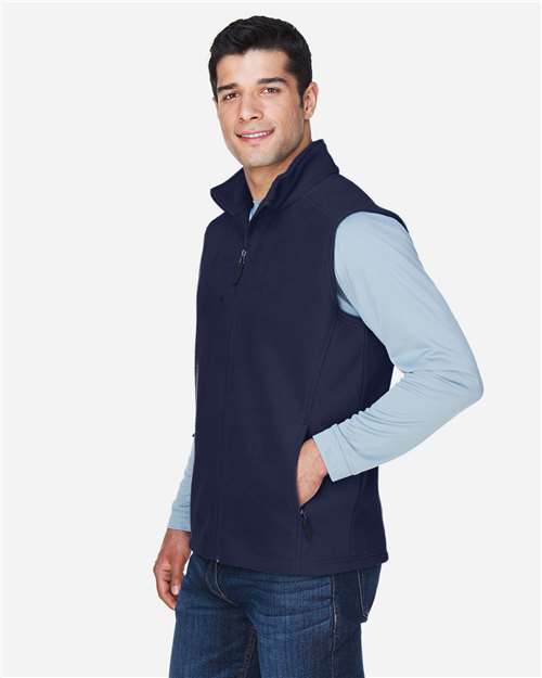 Men's Journey Fleece Vest – On Model – Side