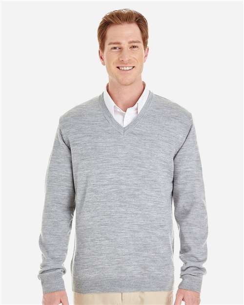 Men's Pilbloc™ V-Neck Sweater – On Model