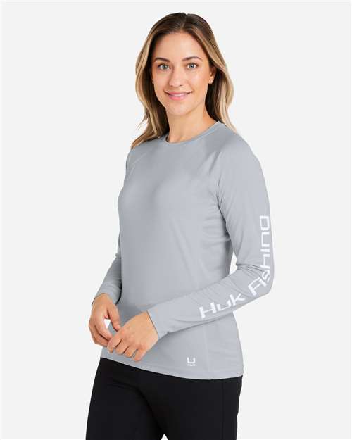 Women's LoPro Pursuit Long Sleeve T-Shirt – On Model – Side