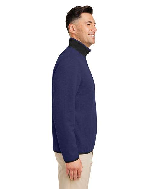 Men's Mountain Sweaterfleece Quarter-Zip Pullover – On Model – Side