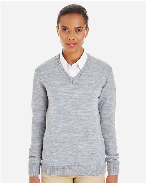 Women's Pilbloc V-Neck Sweater – On Model