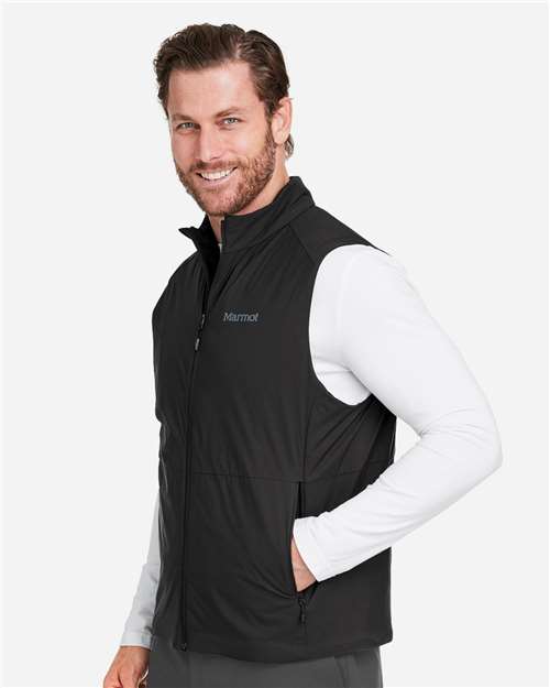 Men's Novus LT Insulated Vest – On Model – Side