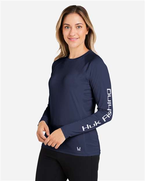 Women's LoPro Pursuit Long Sleeve T-Shirt – On Model – Side