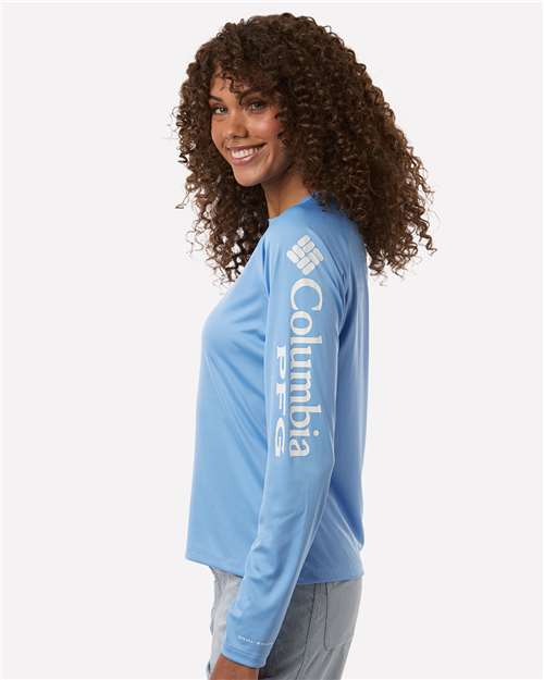 Women's PFG Tidal Tee™ II Long Sleeve – On Model – Side