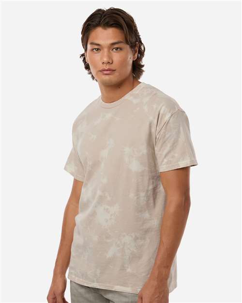 Unisex Bleach Out Dyed T-Shirt – On Model – Side