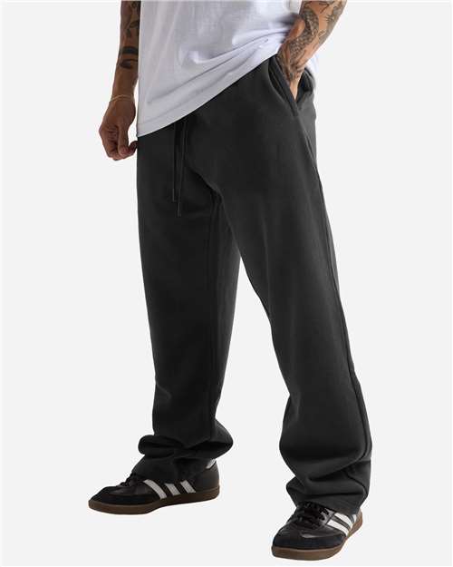 Unisex Garment-Dyed Straight Leg Sweatpants – On Model – Side