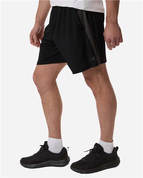 Men’s Tech™ Vent 7" Shorts – On Model – Side