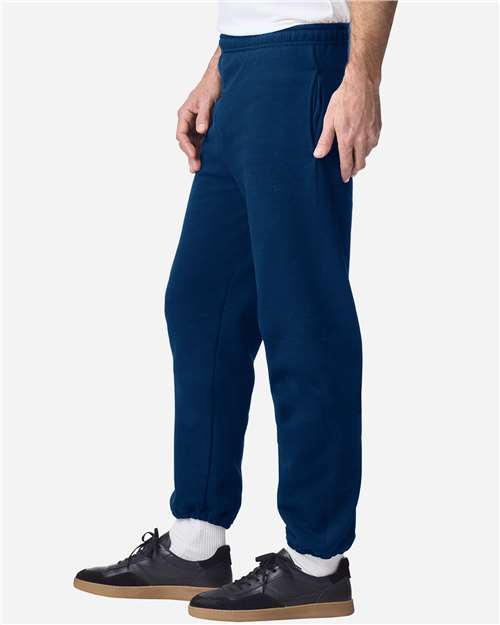 Unisex Heavy Blend™ Pocket Sweatpants – On Model – Side