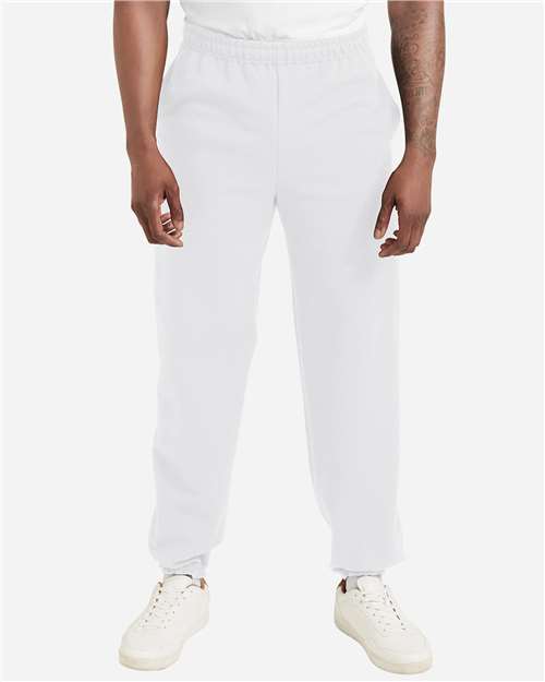 Unisex Heavy Blend™ Pocket Sweatpants – On Model