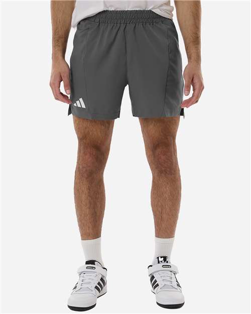 Men's D4T Woven 7" Shorts – On Model