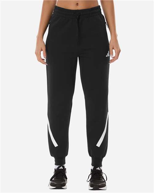 Women's Z.N.E Joggers – On Model