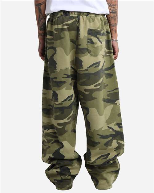 Unisex Garment-Dyed Pleated Pants – On Model – Back