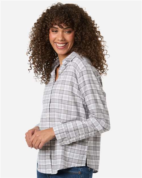 Women's Concord Yarn-Dye Flannel Shirt – On Model – Side