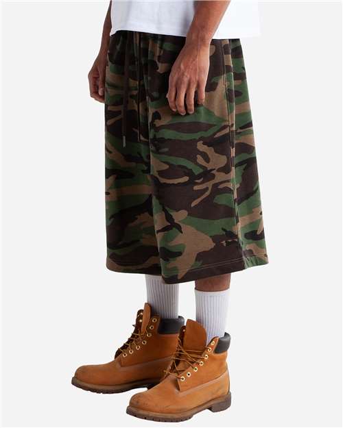 Unisex Baggy Fleece Shorts – On Model – Side