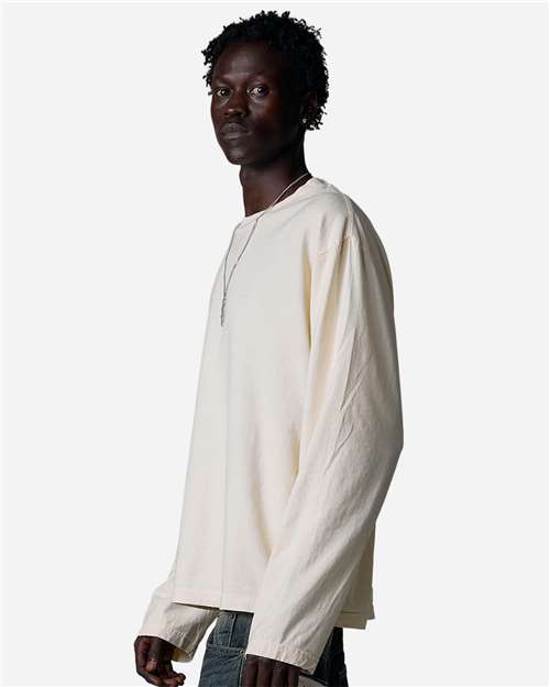 Unisex 6.5oz Retro Garment-Dyed Long Sleeve Tee – On Model – Side