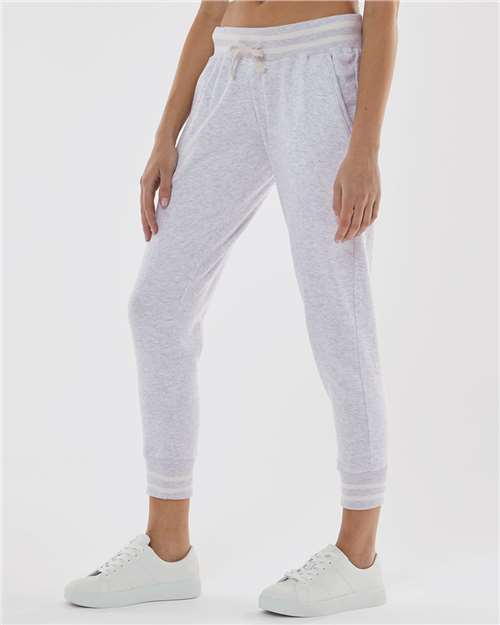 Women’s Relay Joggers – On Model – Side