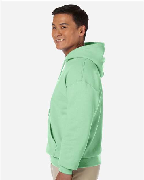 Unisex Heavy Blend™ Hooded Sweatshirt – On Model – Side