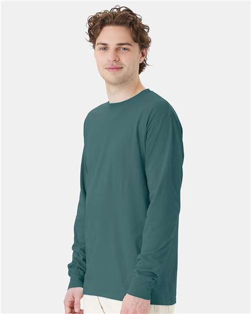 Unisex Garment-Dyed Long Sleeve T-Shirt – On Model – Side